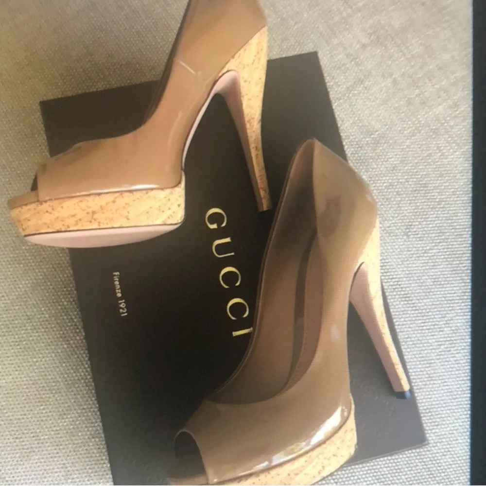 Gucci Women's Patent Leather Pink Tan Peep-Toe Heels - Picture 10 of 12